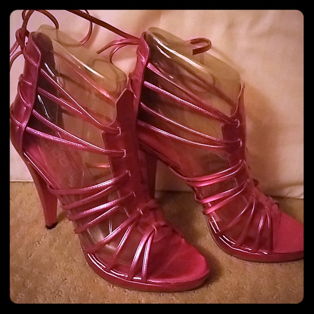 Metallic hot pink strappy lace ups